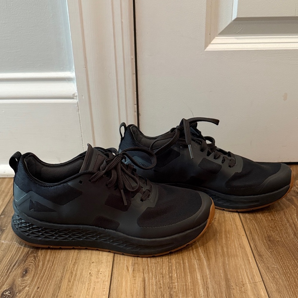 Men's Black Athletic Shoes - Picture 3 of 3